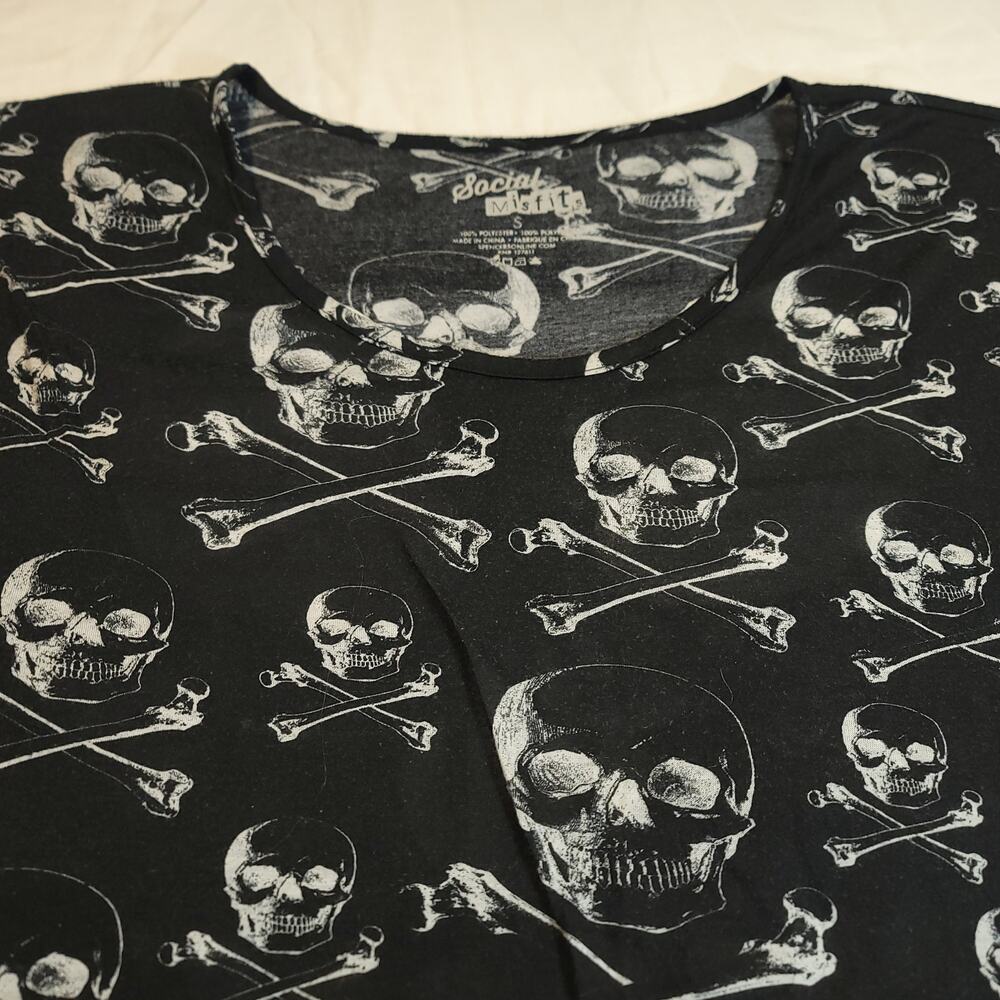 Social Misfits Casual Short Sleeve Crew Neck Graphic Shirt Womens Size S Black